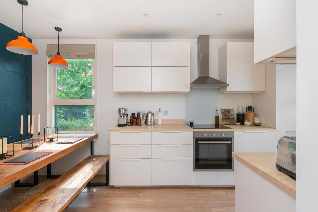 0L1WKE - Kitchen Diner C.jpg