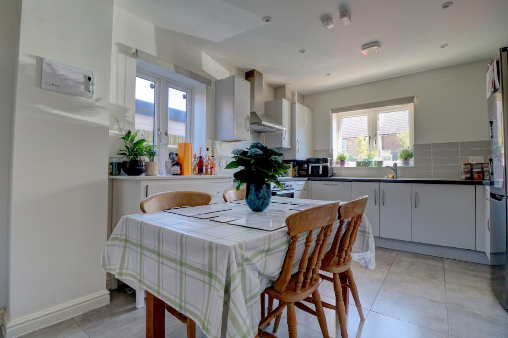 Kitchen-breakfast room