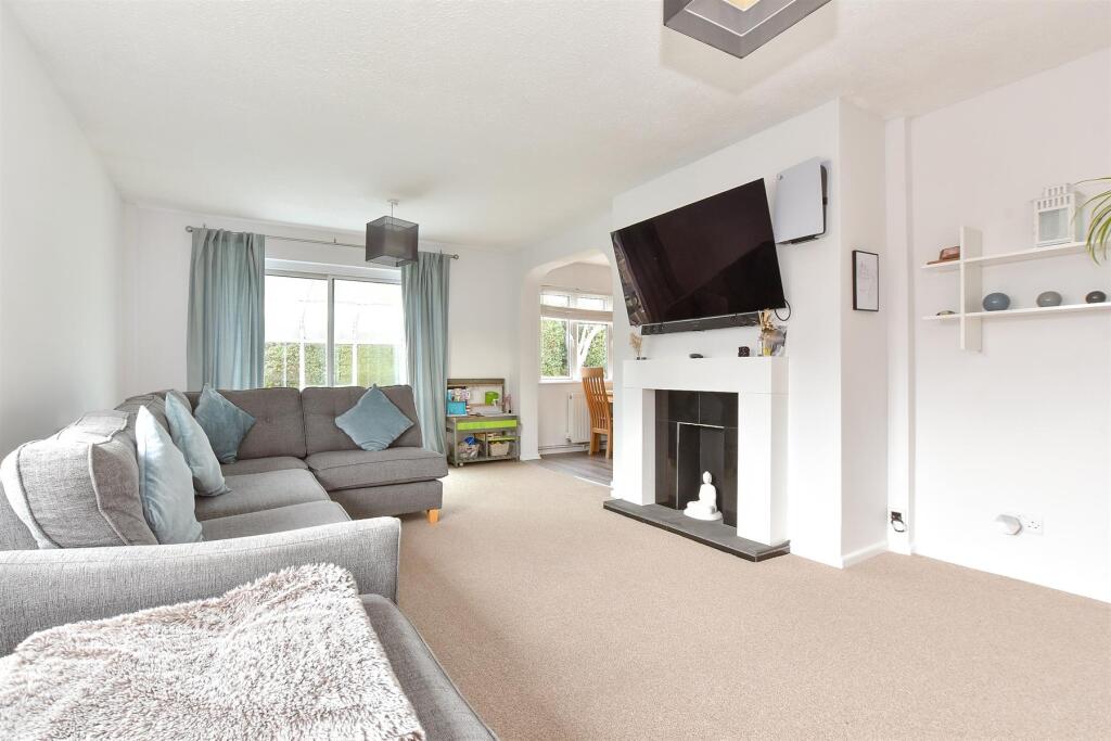 Lounge**