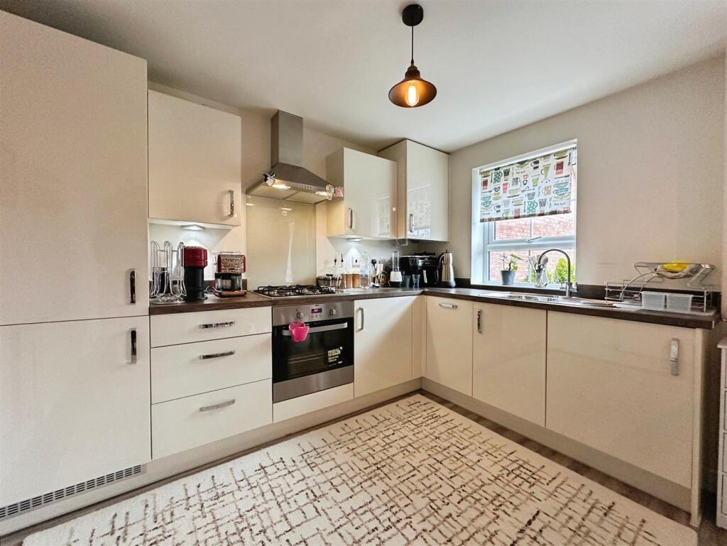 403c6852--49ED-8E50-C1796E2B284F-32518-00000F65005