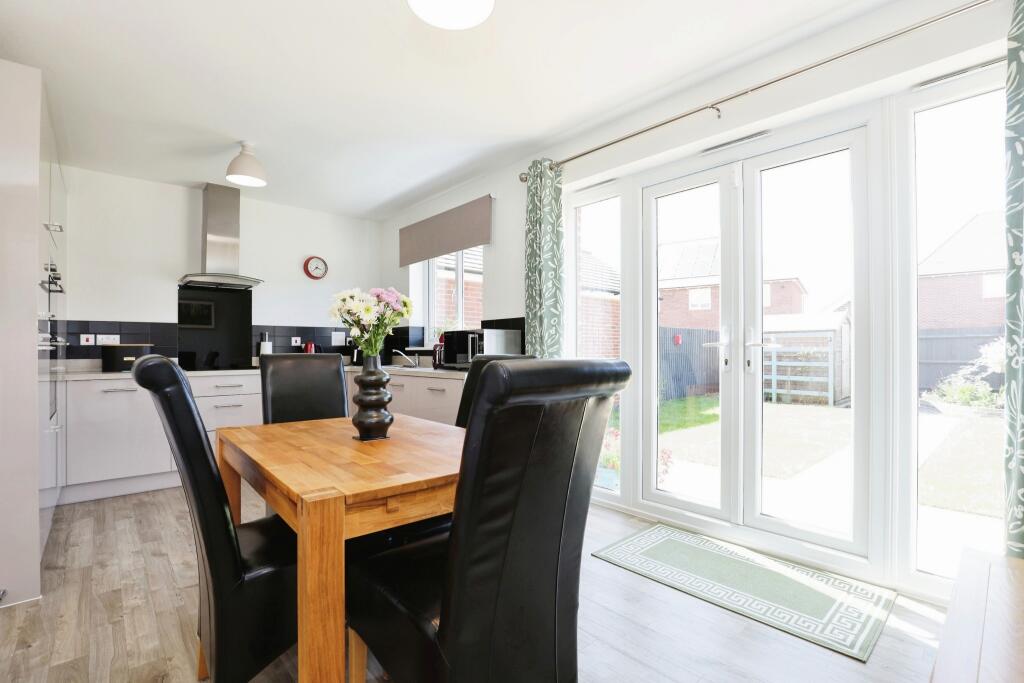 Kitchen diner