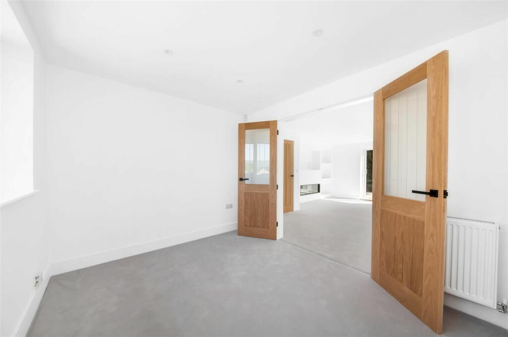 FAMILY ROOM / THIRD RECEPTION ROOM