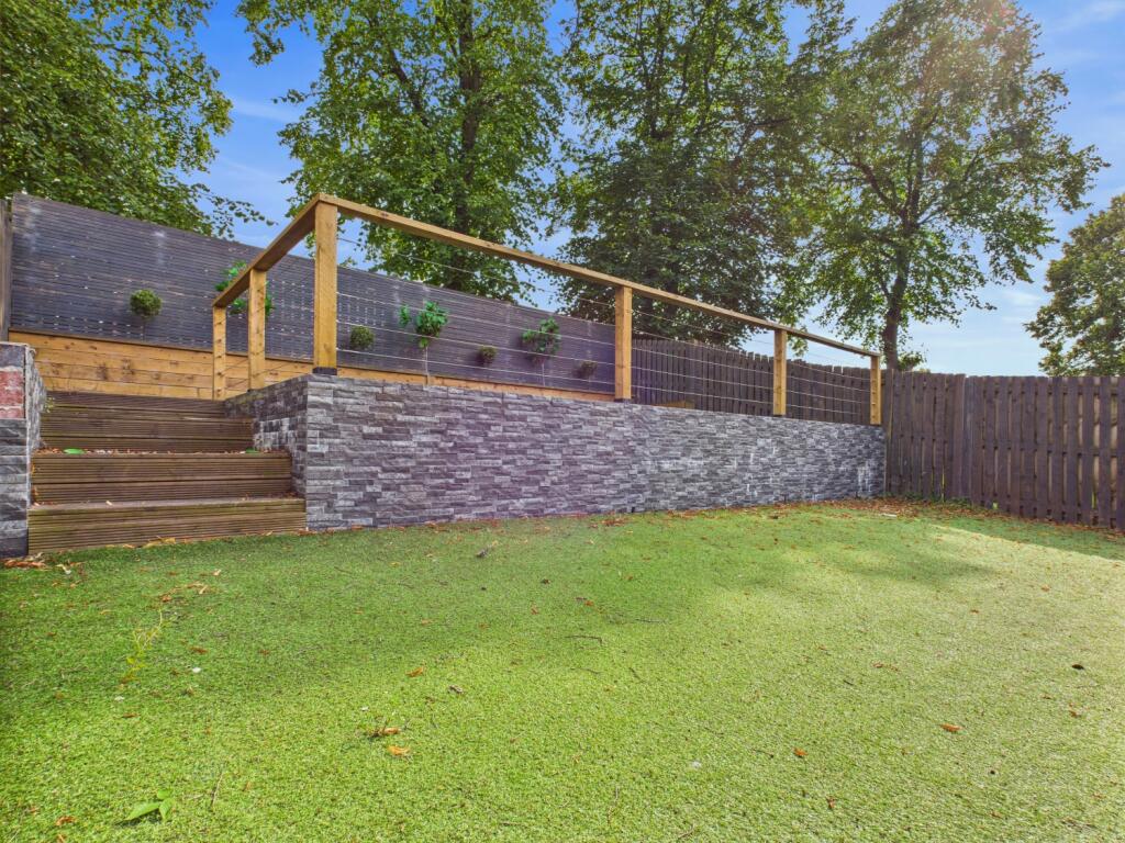 CAM03729G0-PR0113-STILL025