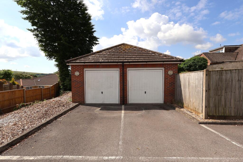 DOUBLE GARAGE