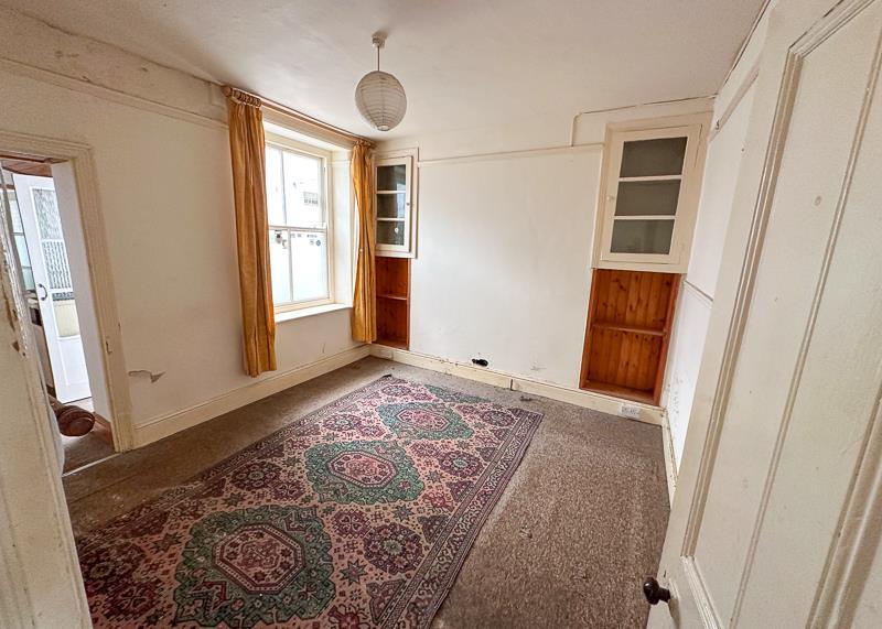REAR LIVING ROOM 2