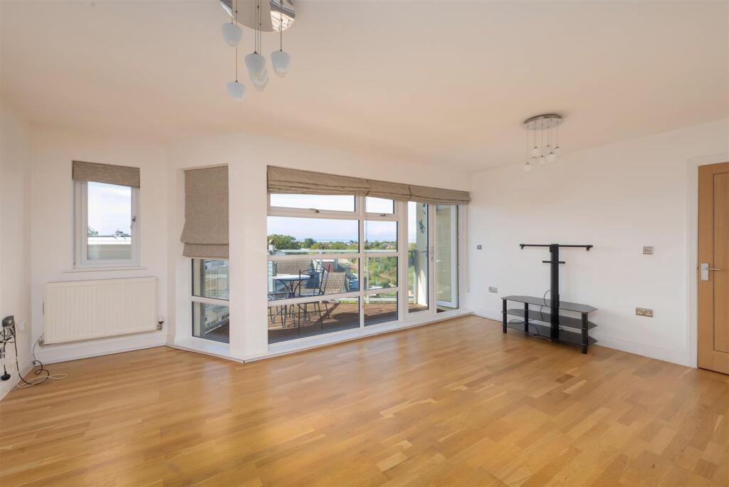 Carlton Court, The Bridge Approach, Whitstable