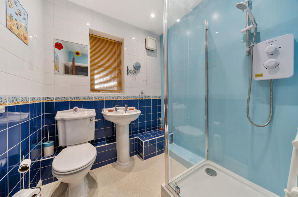 1384083-16-692427...