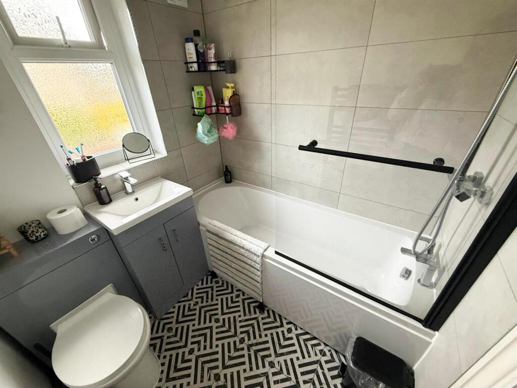 Three Bed Terraced Silsden (22).jpg