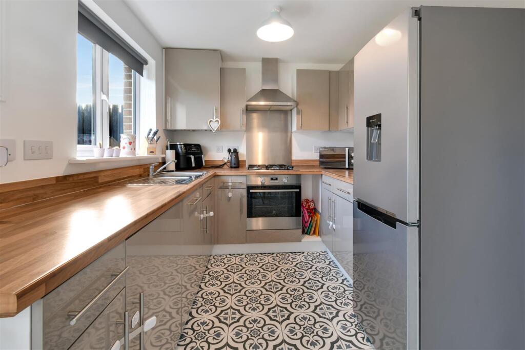 KITCHEN DINING