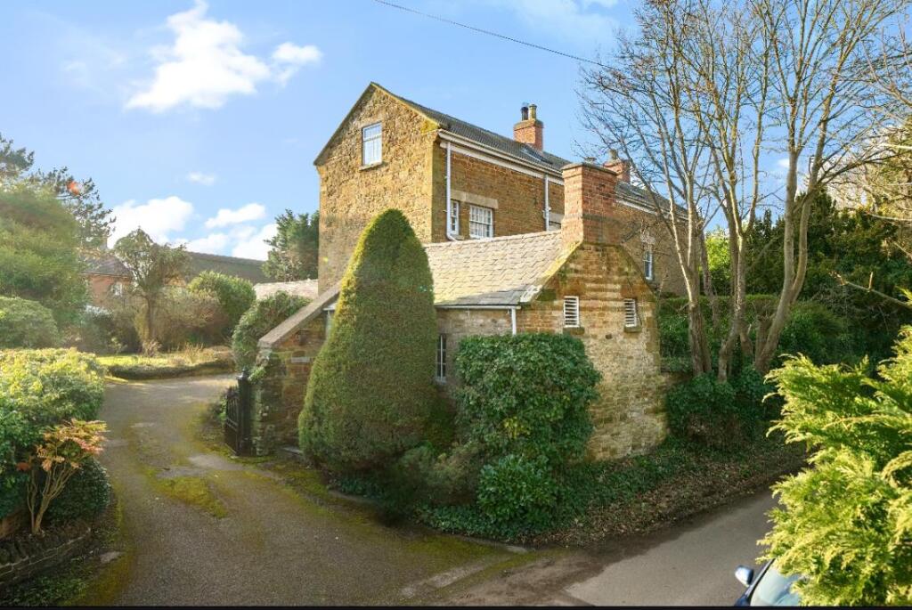 Danesfield, Rothersthorpe