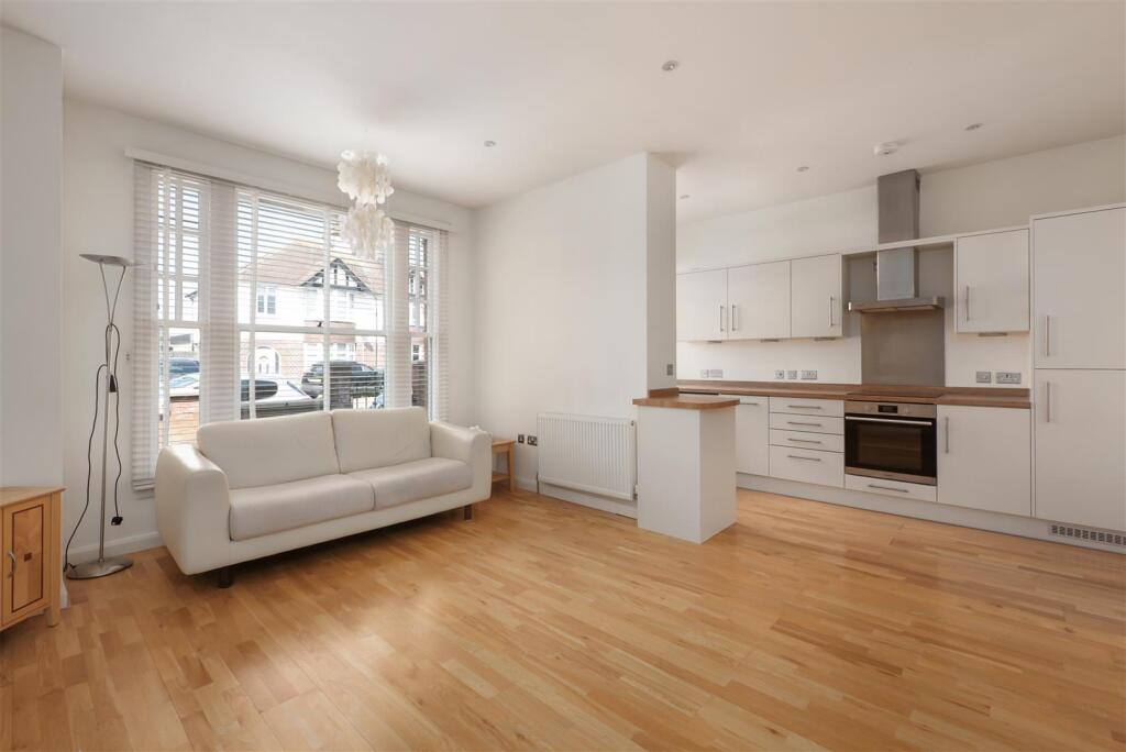 Leander Court, Graystone Road