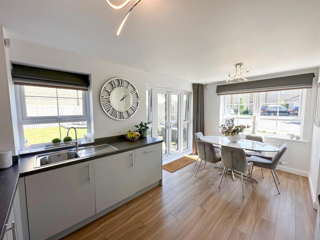 Three bed detached property, Silsden 13