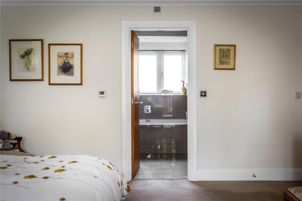 Main/Ensuite