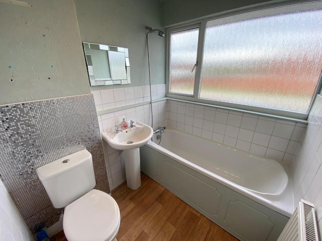 russett bathroom.jpg