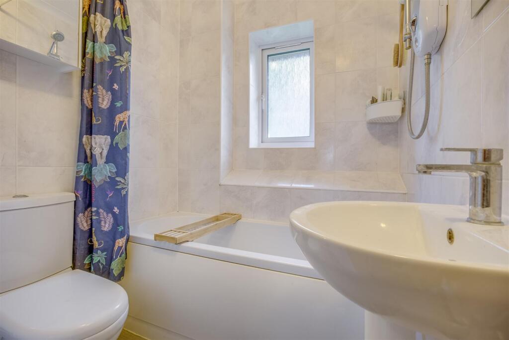 15 Edmunds Gardens, HP12 4LP-11.jpg