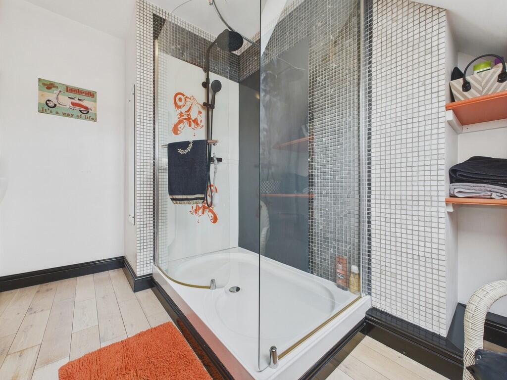 CAM04273G0-PR0175...