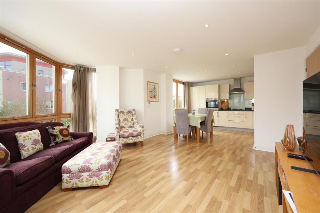 229 The Crescent 13.JPG