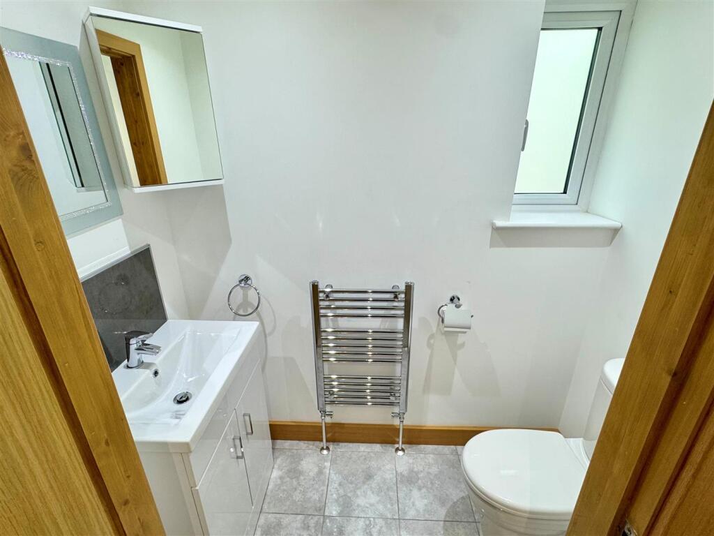 Caledonian House En Suite WC