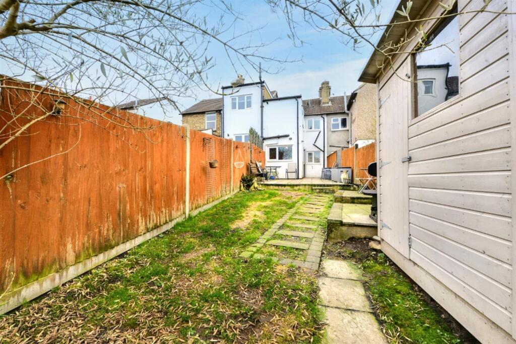 Rochester Road, Burham 11.jpg