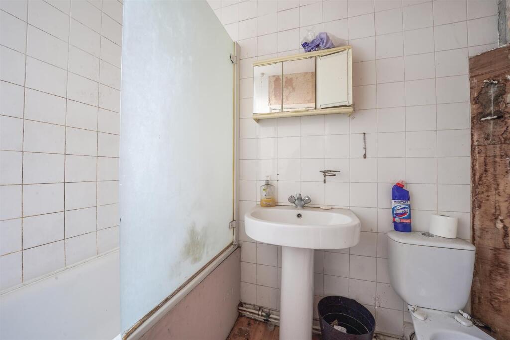 Lewisham High Street (2).jpg