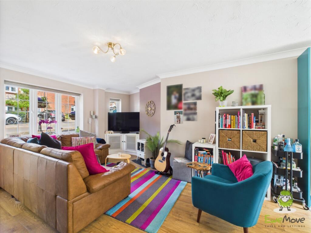 CAM03778G0-PR0225-STILL010