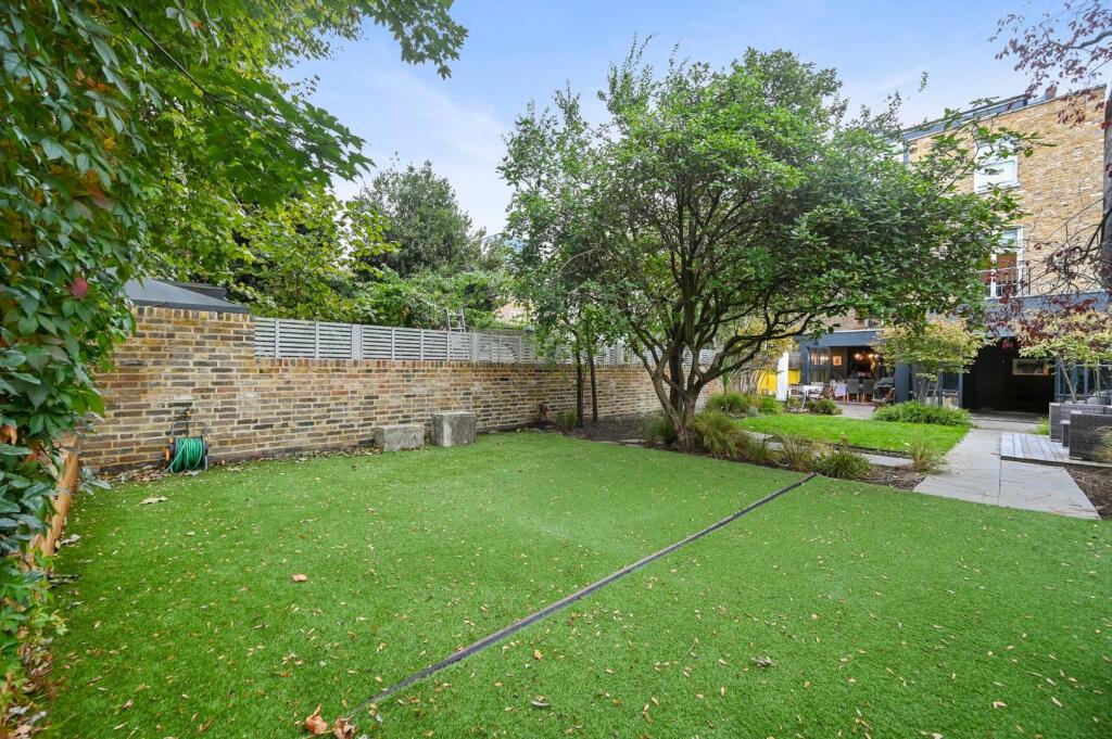 RCFBL- hammersmith grove- garden 1 (1).jpg