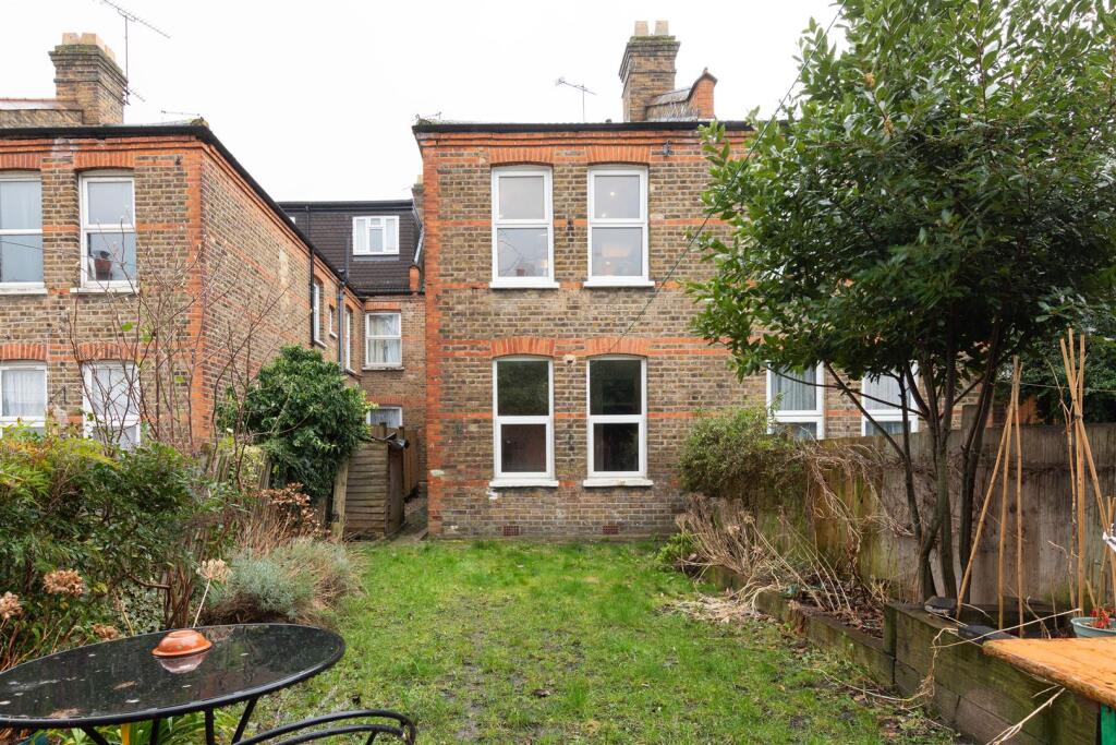 Winns Avenue E17