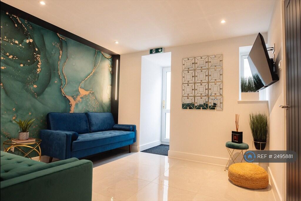 Communal Lounge