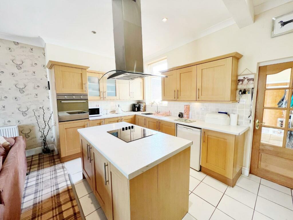 Kitchen pic 4.jpg