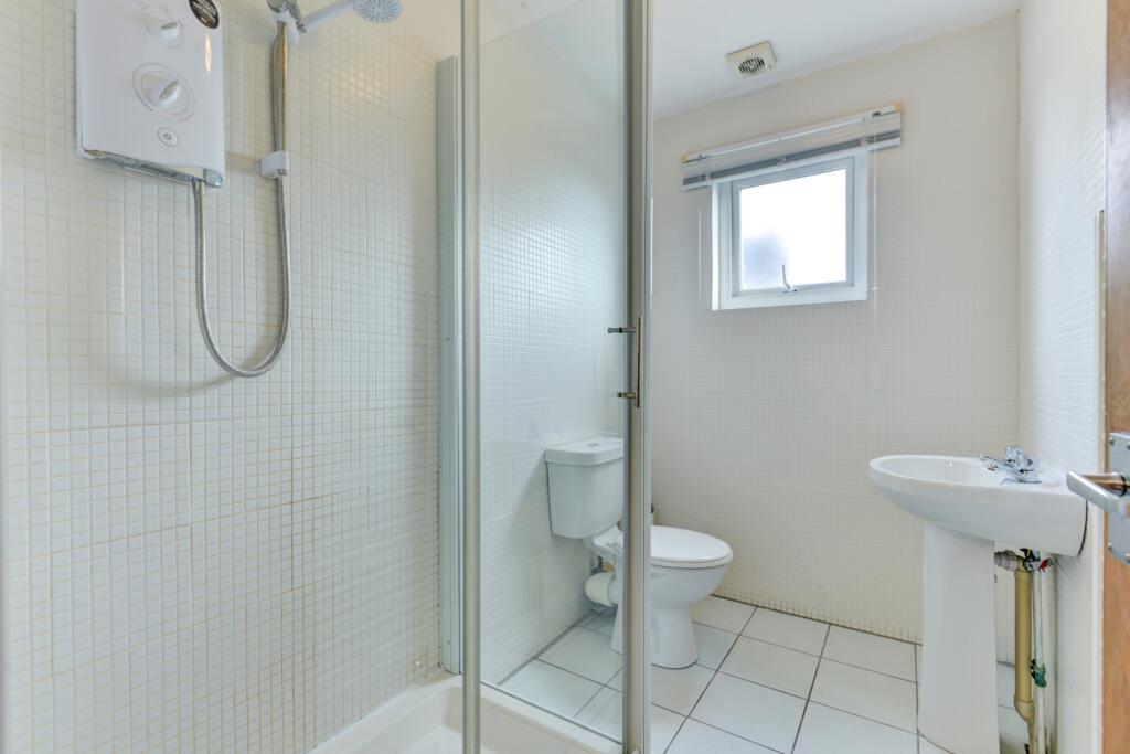 282 Ditchling Road Bathroom 2