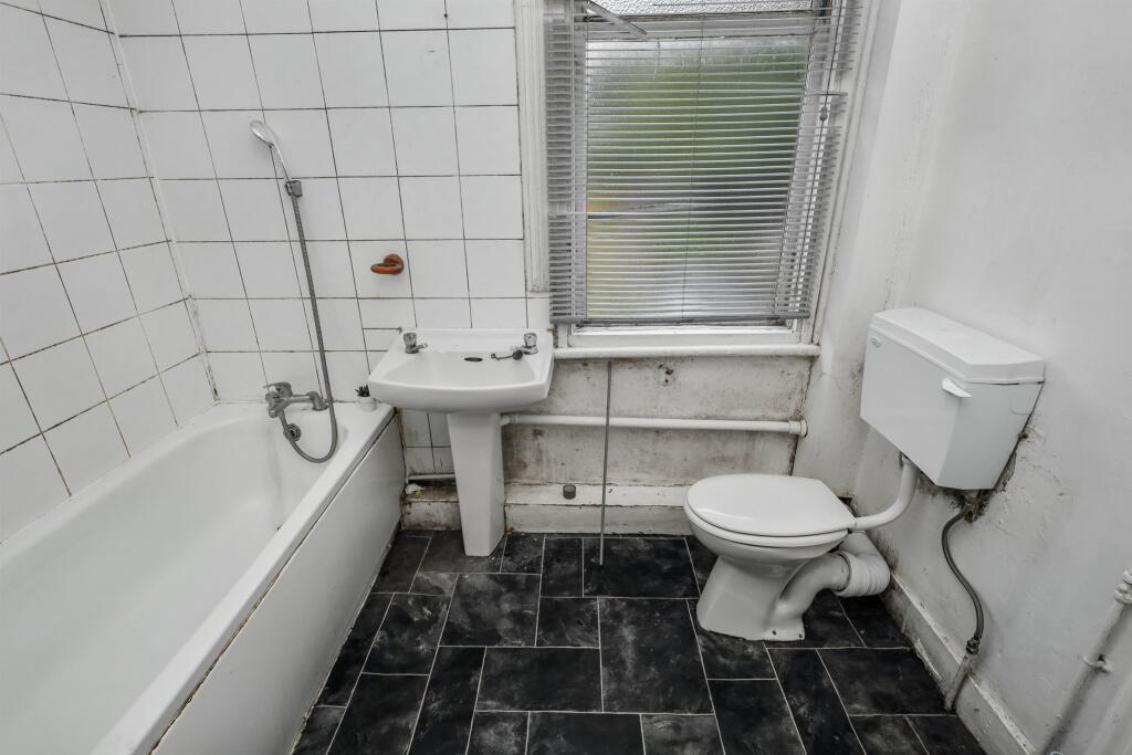 167 Lawn Lane, Hemel Hempstead, Hertfordshire, HP3 9JF