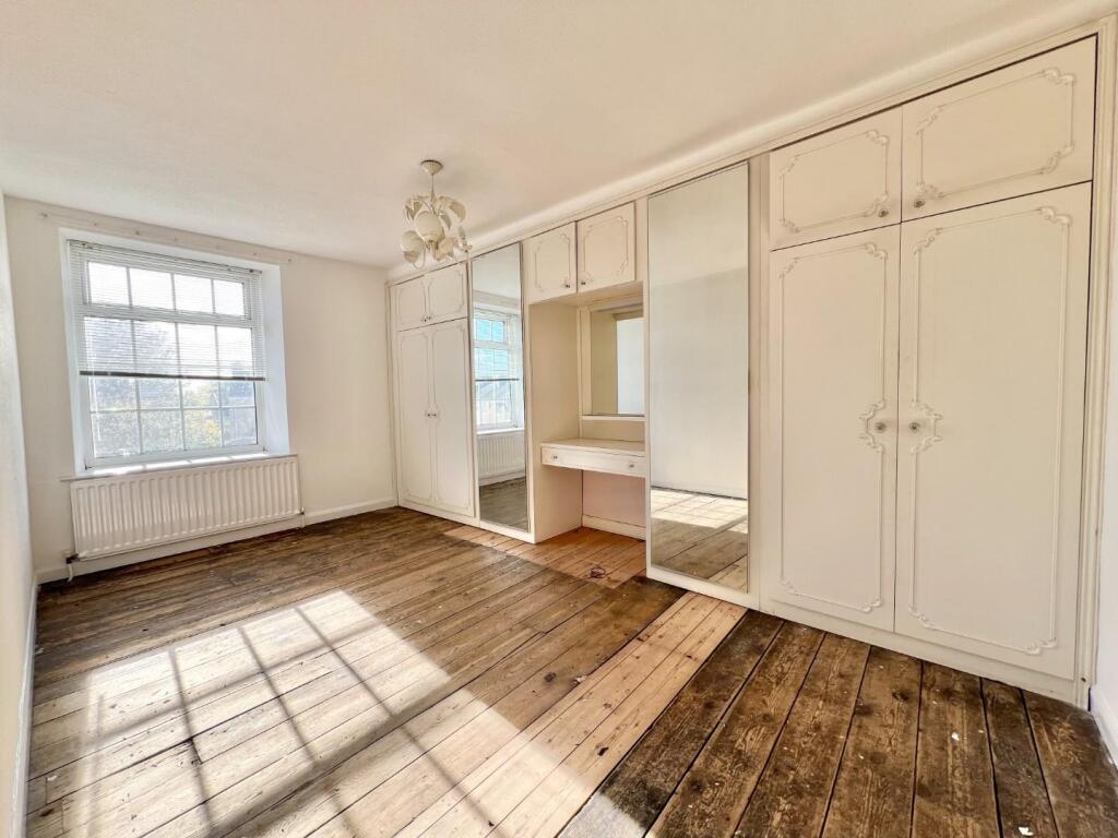 Bedroom (front)