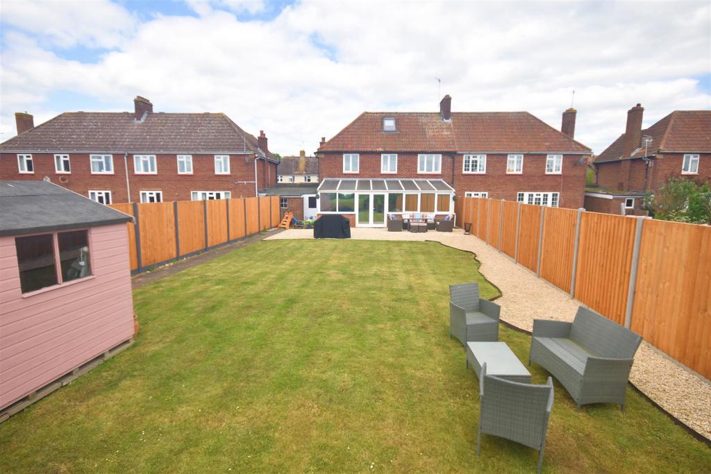 Rear gardenj.jpg