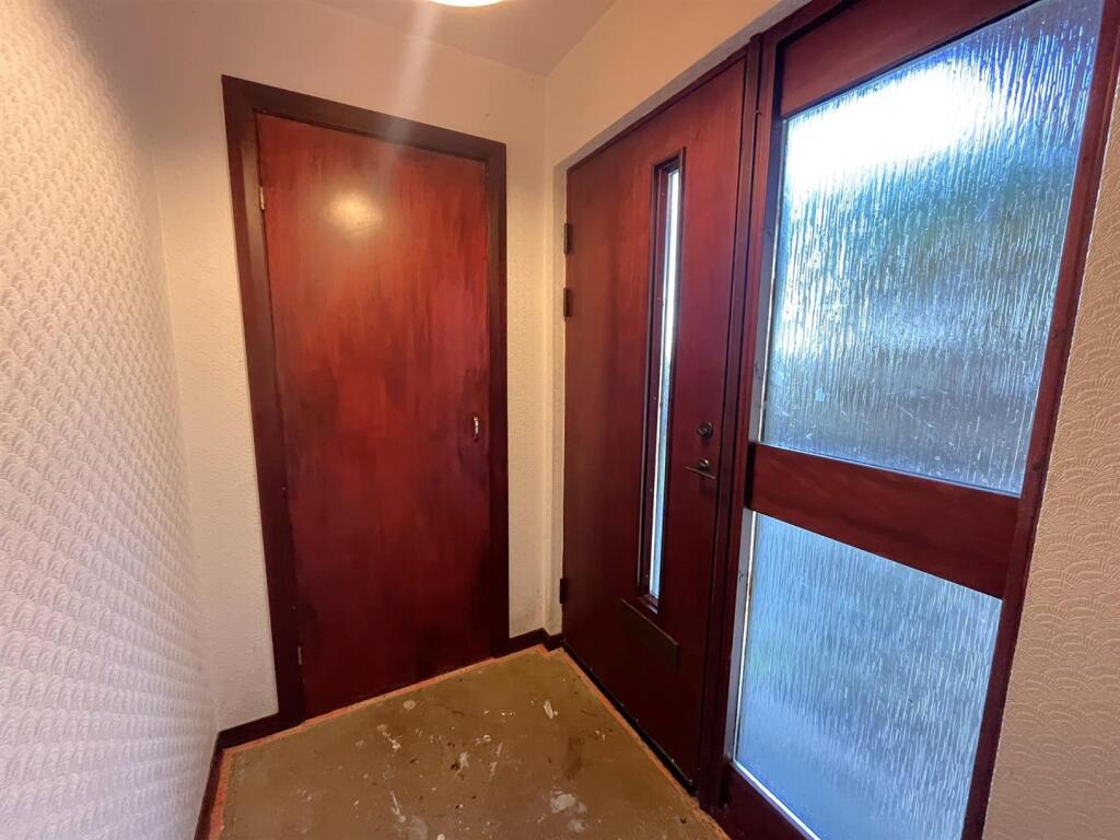 ENTRANCE VESTIBULE