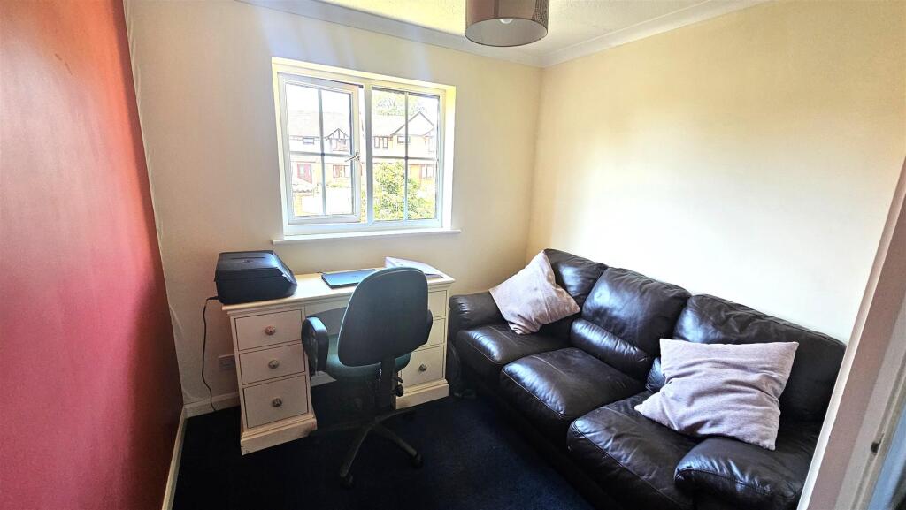 Bedroom 4.jpg