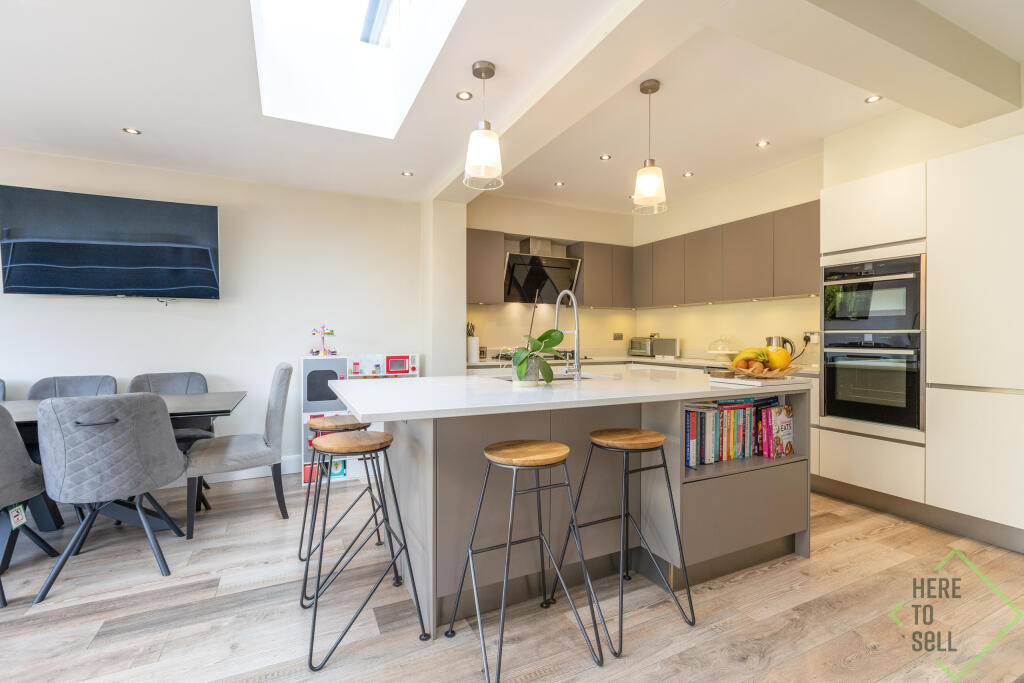 23 Vicars Close, Enfield EN1 3DN-25