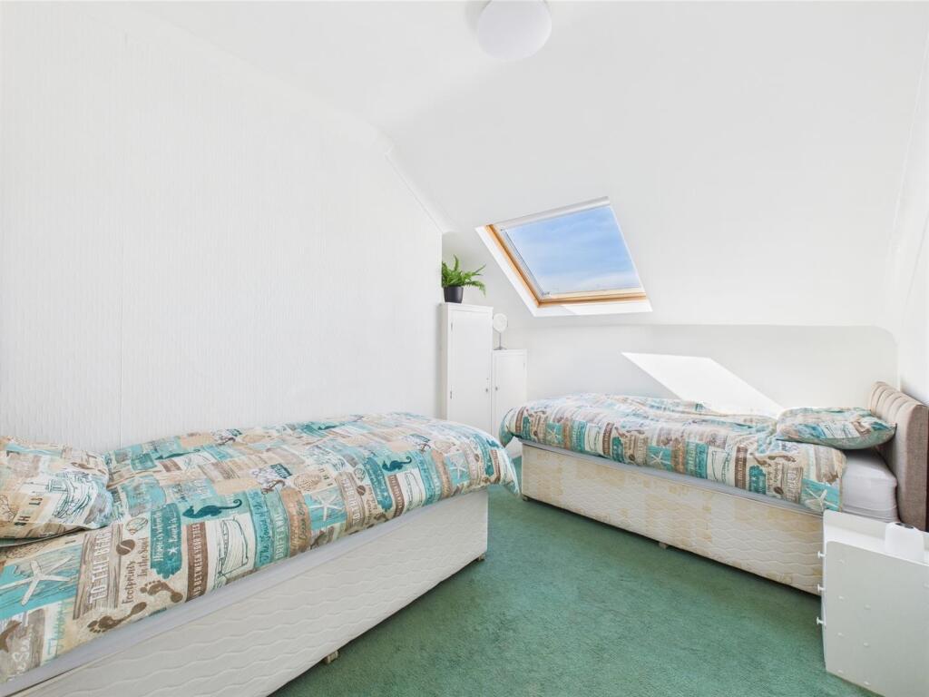 Bedroom: