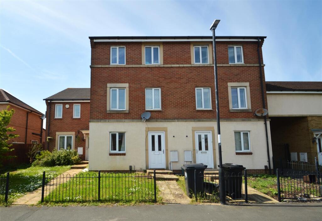 23 Hazel Grove (1).JPG