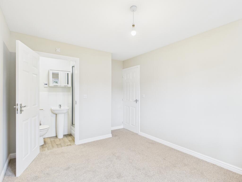 CAM05203G0-PR0037-STILL012