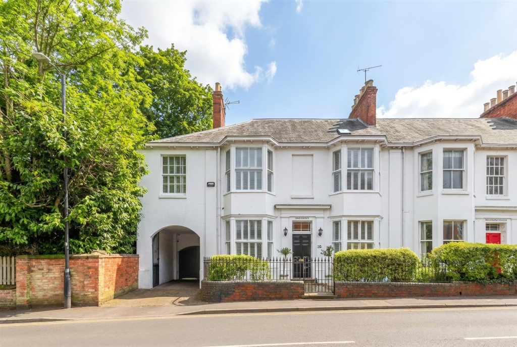 Abbey End, Kenilworth