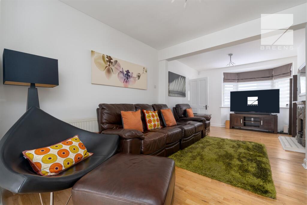 32 Suffield Road_0029.jpg