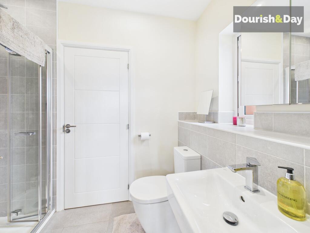 Jack &amp; Jill Bathroom