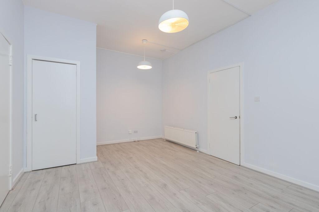 East Thornlie Street, Wishaw, ML2