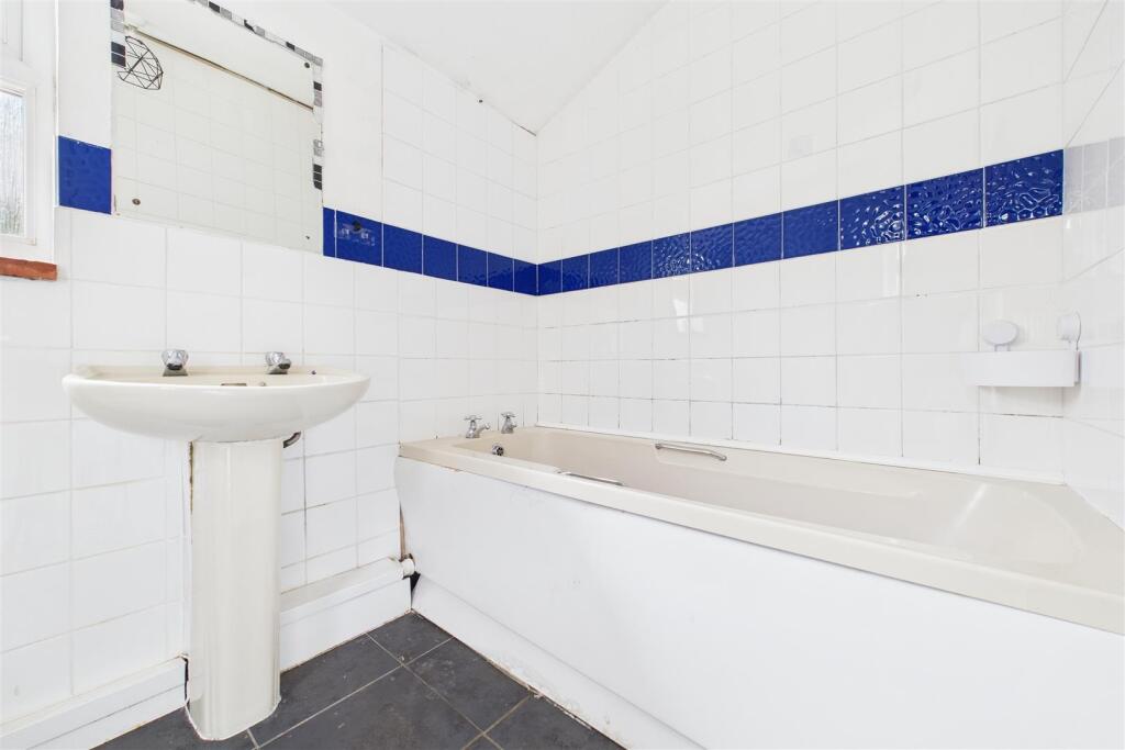 59 Great Western Road, Gloucester GL1 3PZ| Freehol