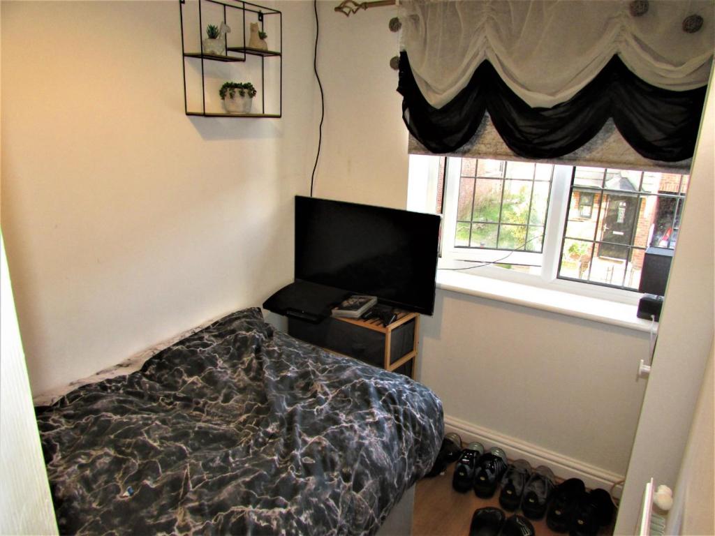 RegentSt17bed2.JPG