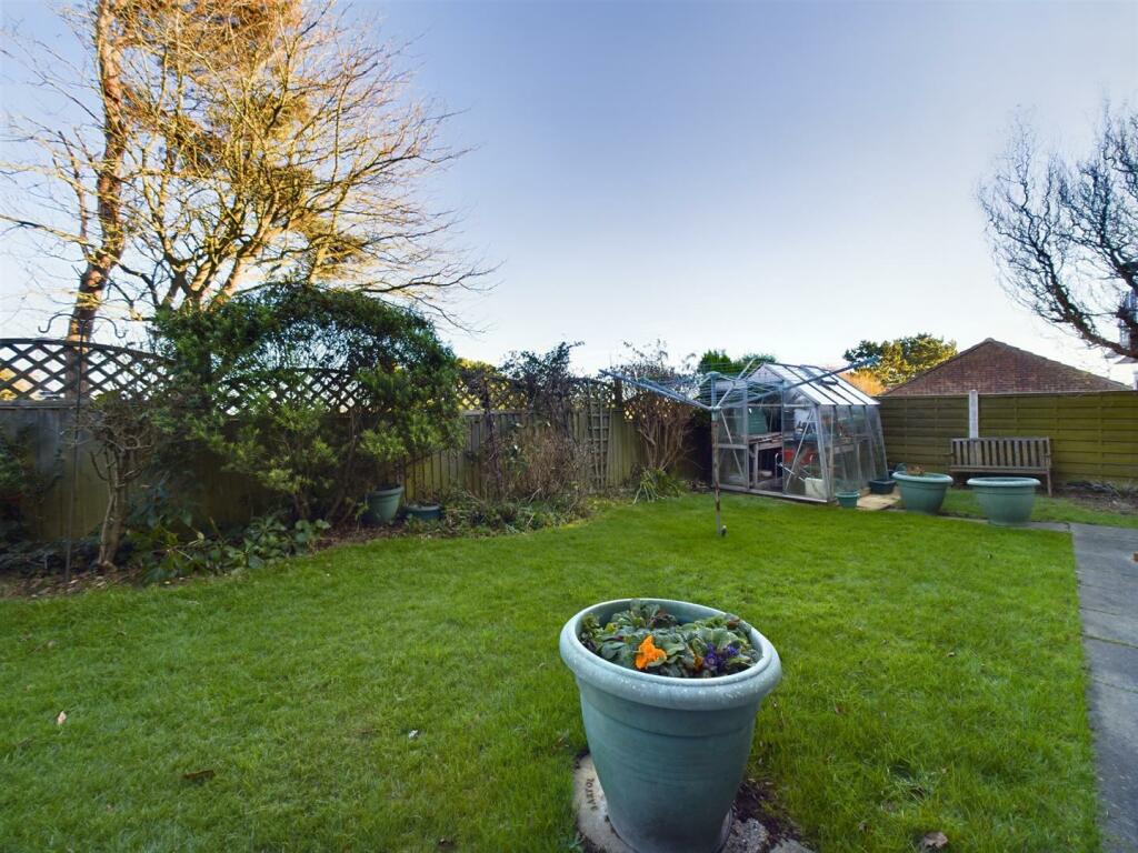 CAM03358G0-PR0148-STILL022.jpg