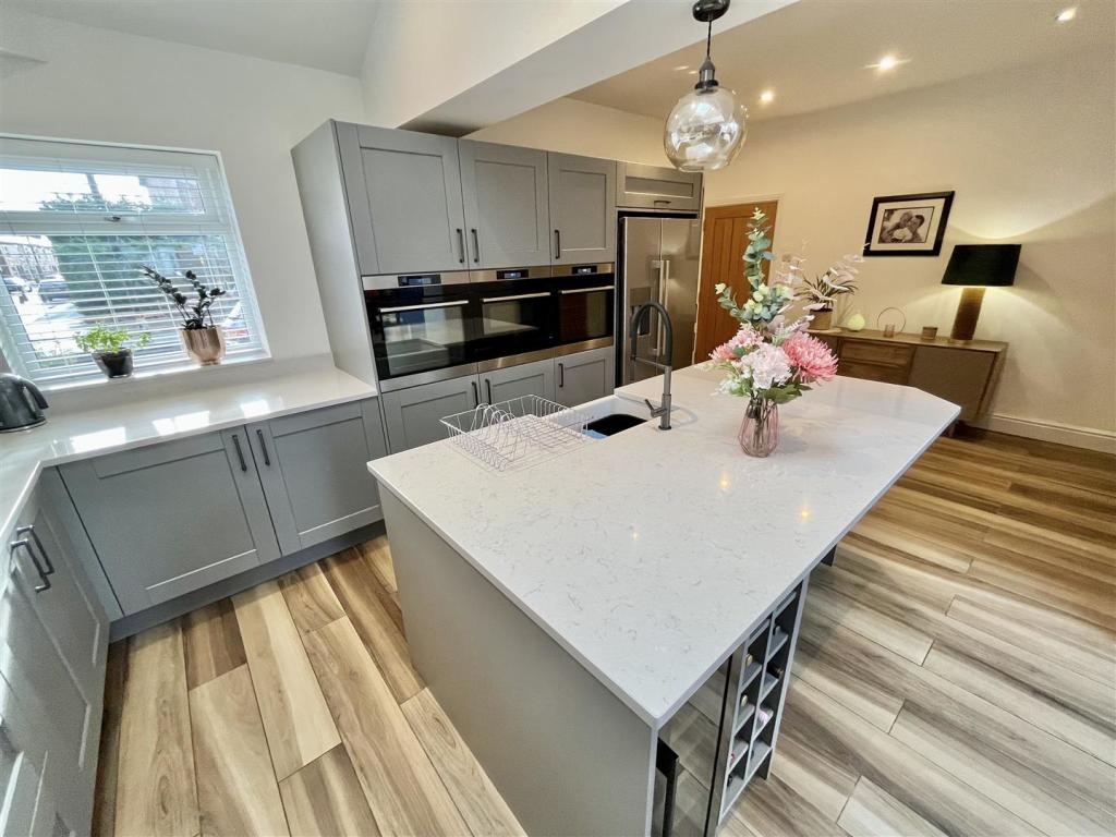 Breakfast Kitchen Aspect 5.jpg