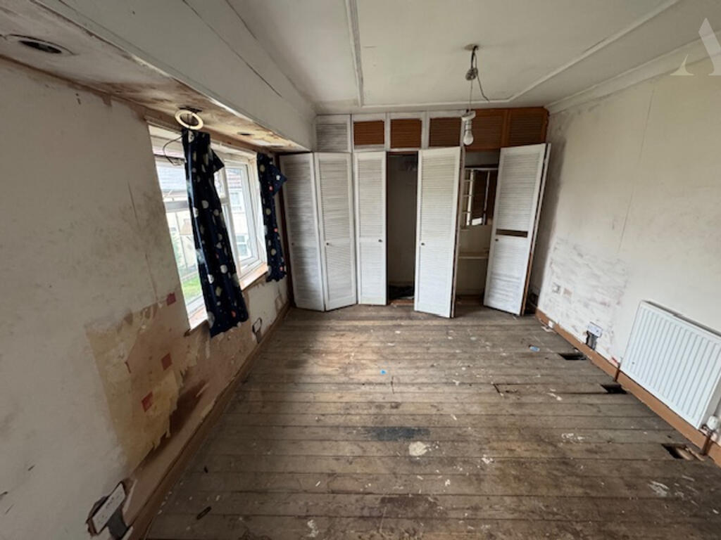 19 Purley Grove - Bed One.jpeg