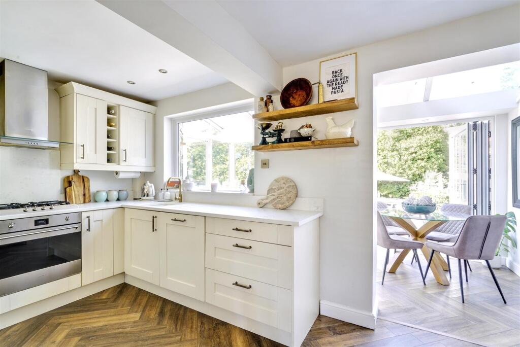 Kitchen 1_2.jpeg