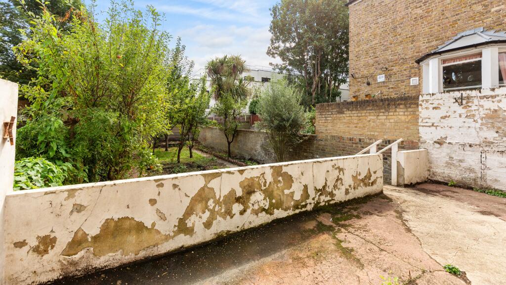 Flat A, 132 Evering Road, Stoke Newington, London N16 7BD